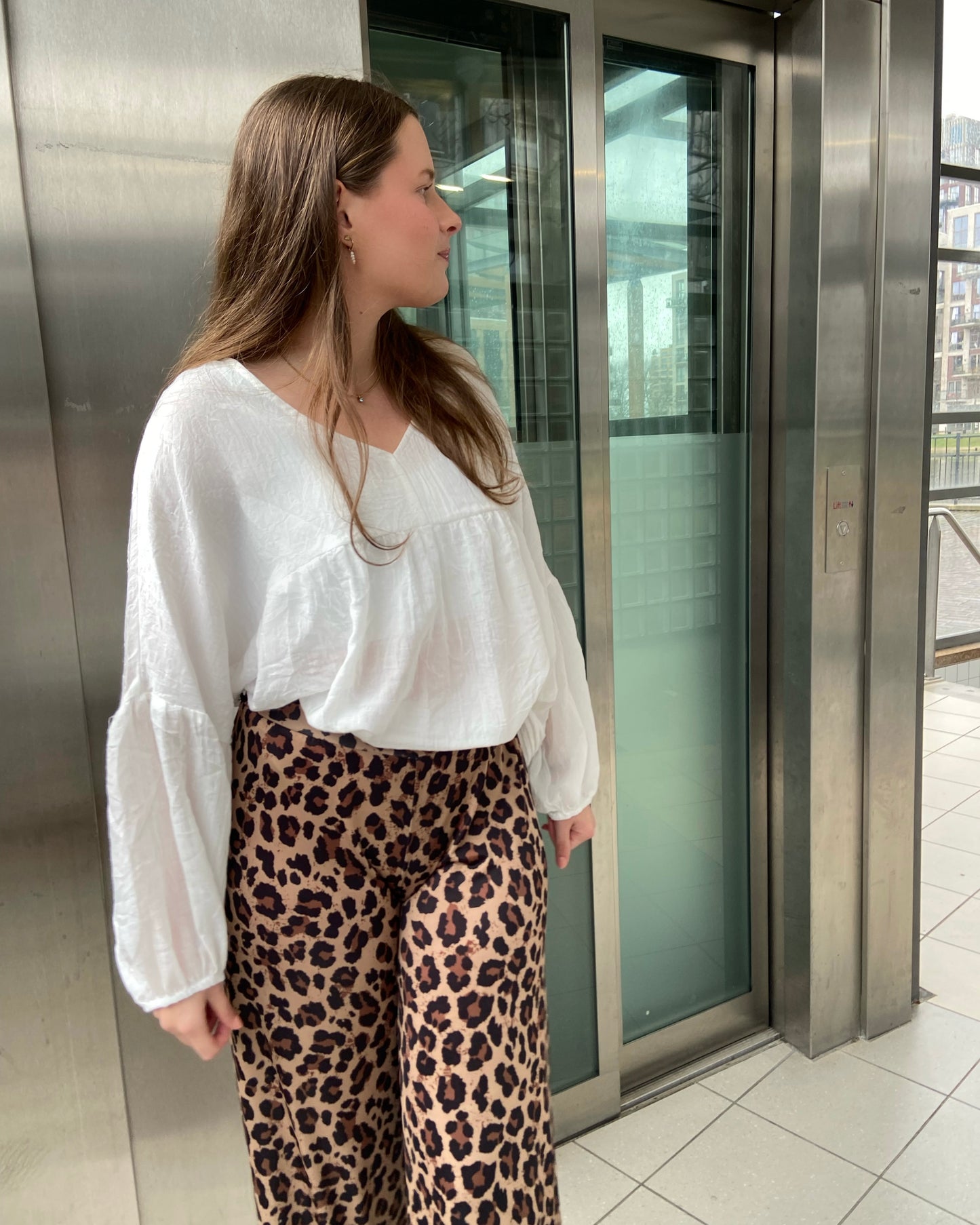 ‘Flowy’ blouse wit