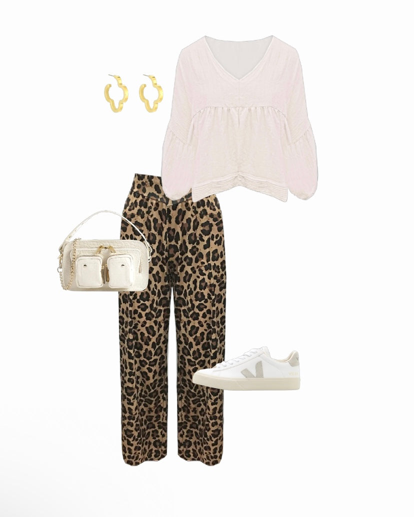 ‘Flowy’ blouse wit
