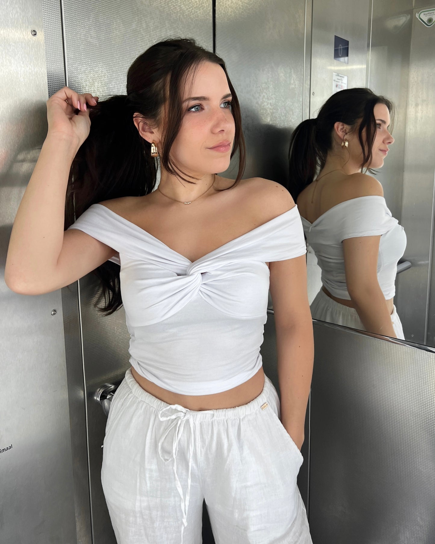 ‘Twisted’ top wit