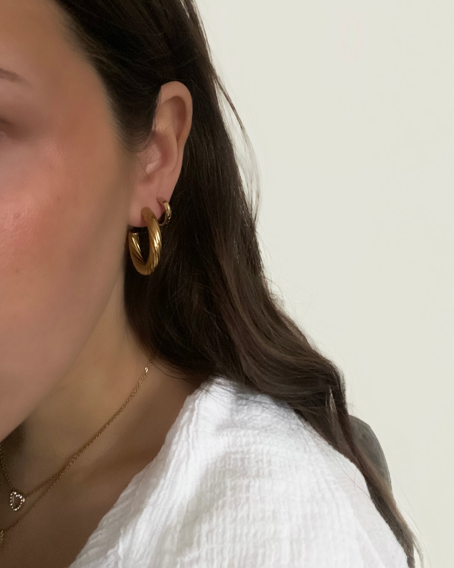 ‘Hoops’ earrings goud