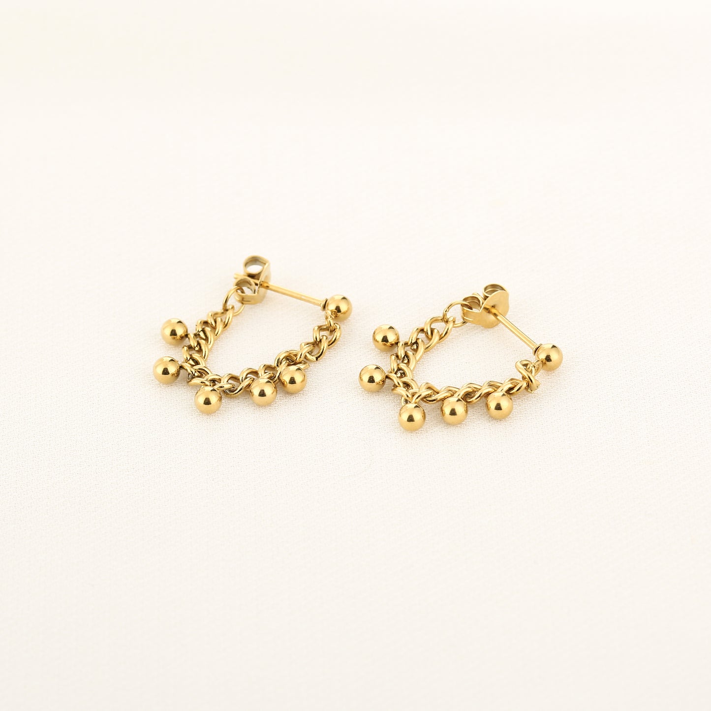 Liz oorbellen kleine bolletjes goud